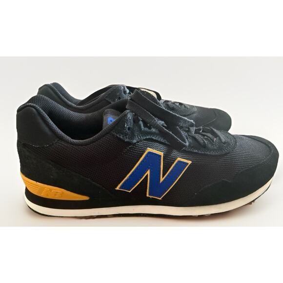 Athletic_Shoes